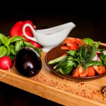Свежие овощи с ароматной зеленью