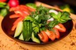 Свежие овощи с ароматной зеленью — изображение 5
